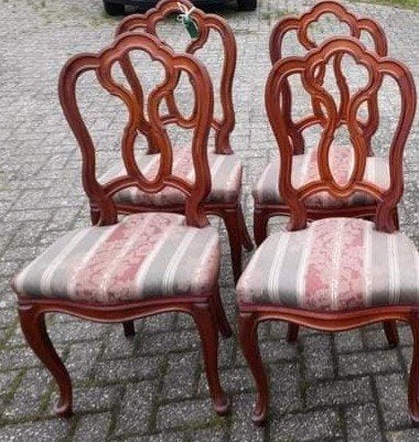 Set 4 mooie noten sierlijke stoelen, Ophalen
