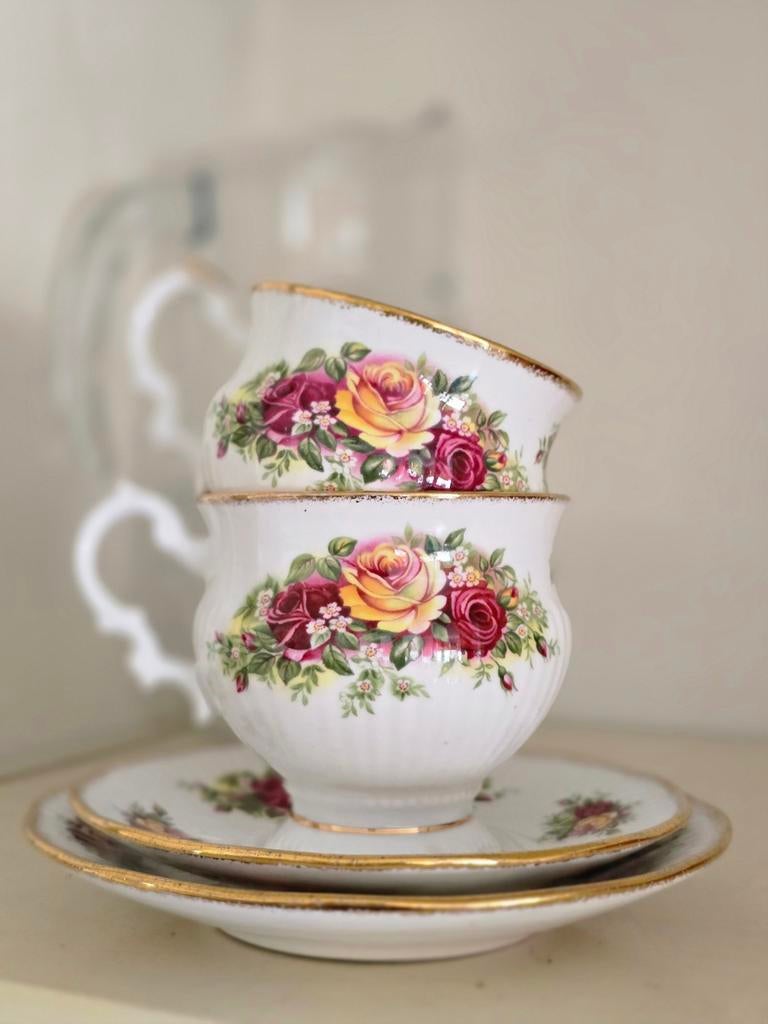 Elizabethan dames en heren kop en schotel izgs, Antiek en Kunst, Antiek | Servies los, Ophalen