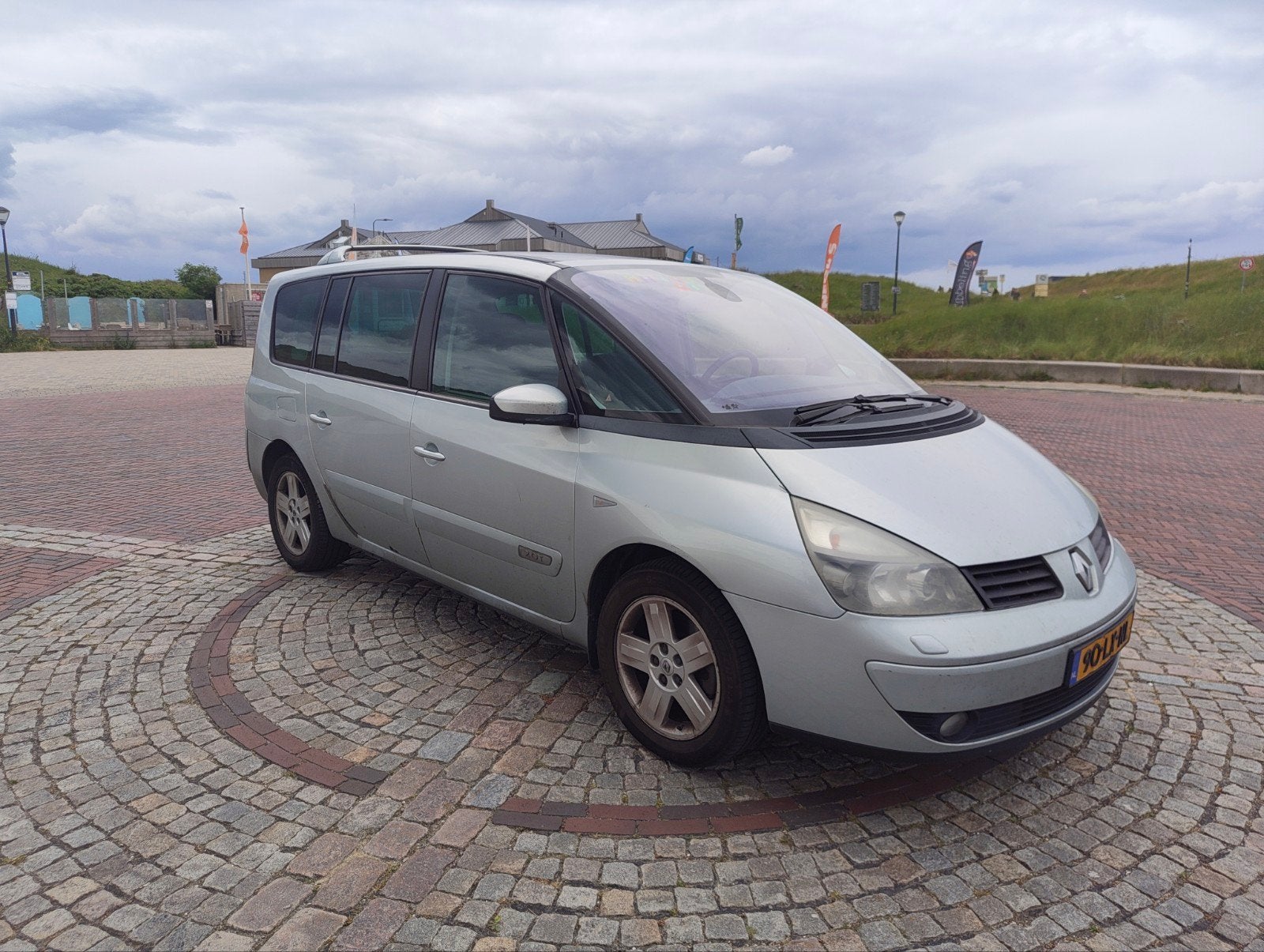 Renault Grand Espace 2.0 16V Turbo S2005 Auth 2003 Grijs, Auto's, Voorwielaandrijving, 1998 cc, 4 cilinders, 2000 kg