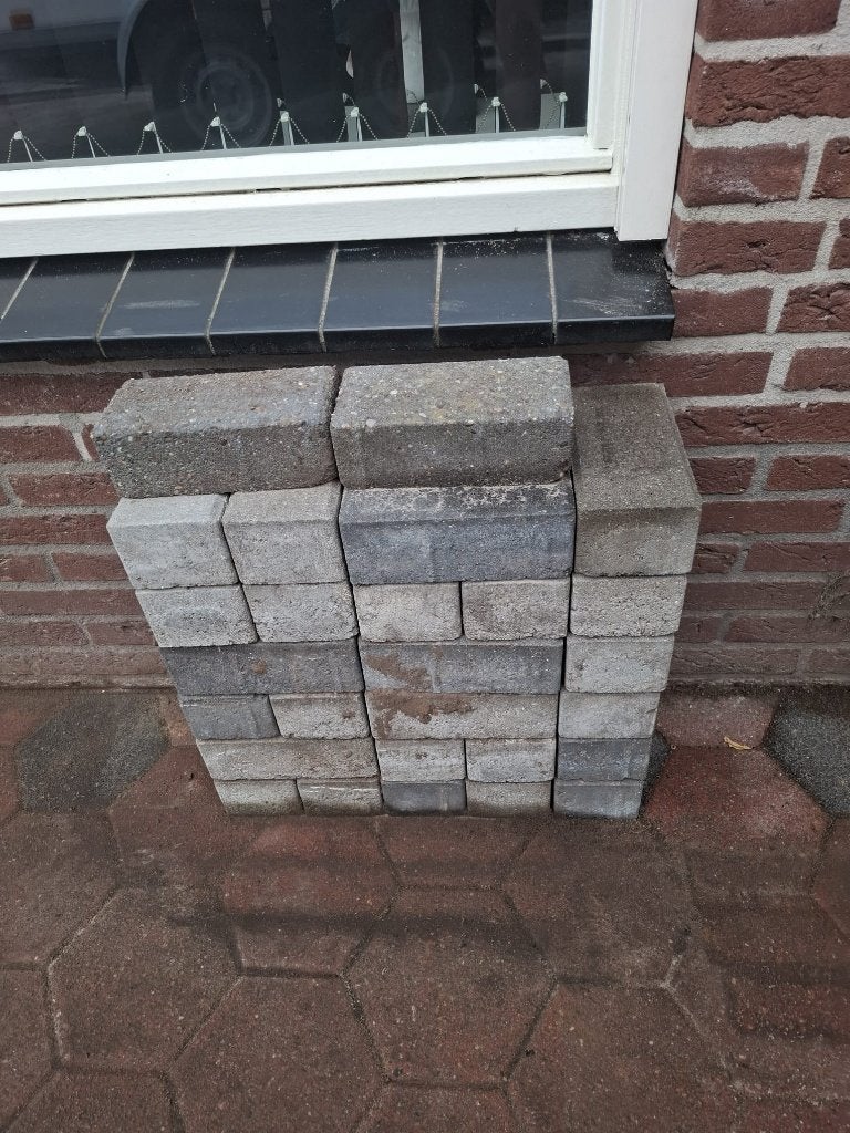 32 straatklinkers, Ophalen, Gebruikt, Beton, Klinkers