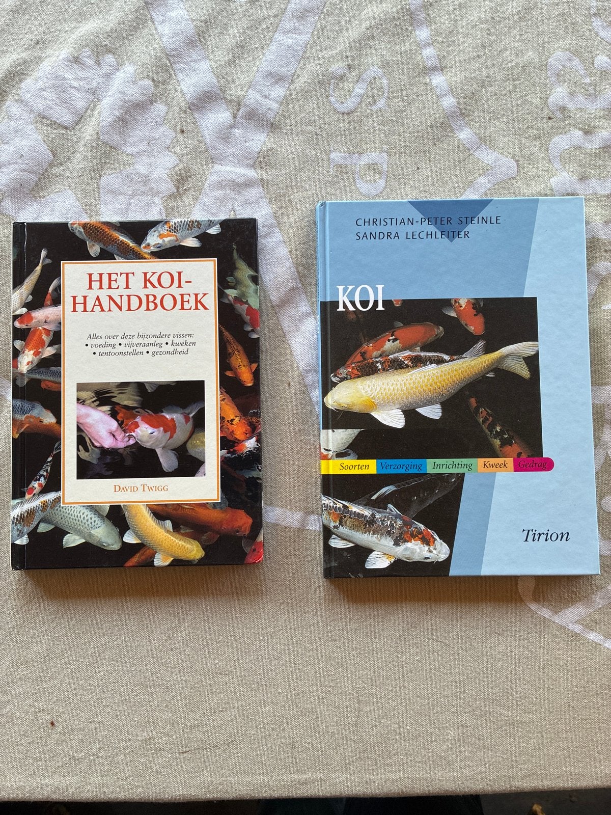 Het Koi Handboek & Koi - 2 boeken over koikarpers, Ophalen of Verzenden, Zo goed als nieuw, Overige onderwerpen