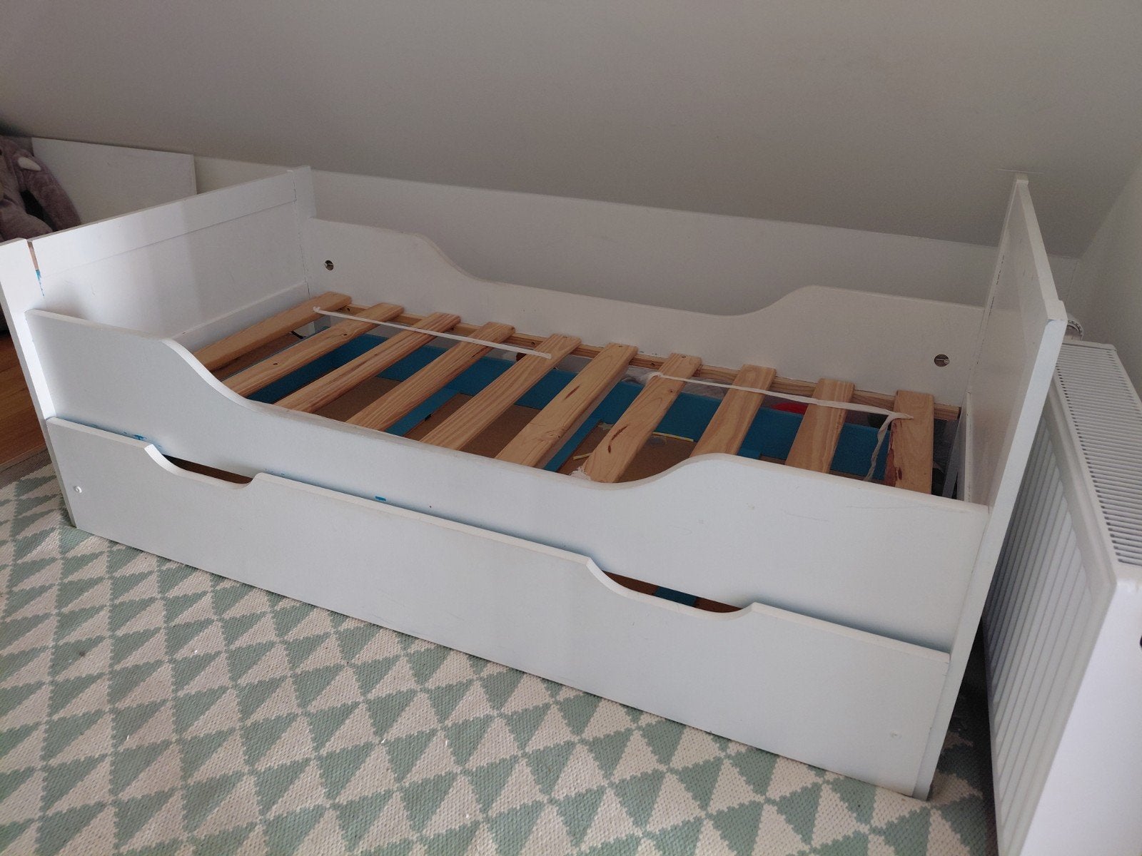 Kleuterbed 70x140cm met gratis matras en afritsbare hoes, Kinderen en Baby's, Ophalen, Gebruikt, 70 tot 85 cm, 140 tot 160 cm
