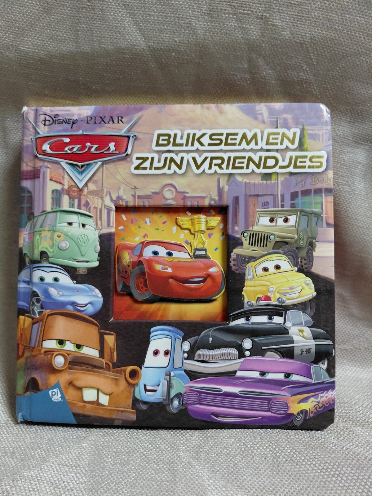 Disney Pixar Cars: Bliksem en zijn vriendjes boek, Ophalen of Verzenden, Gelezen, Disney / Pixar, 2 tot 3 jaar