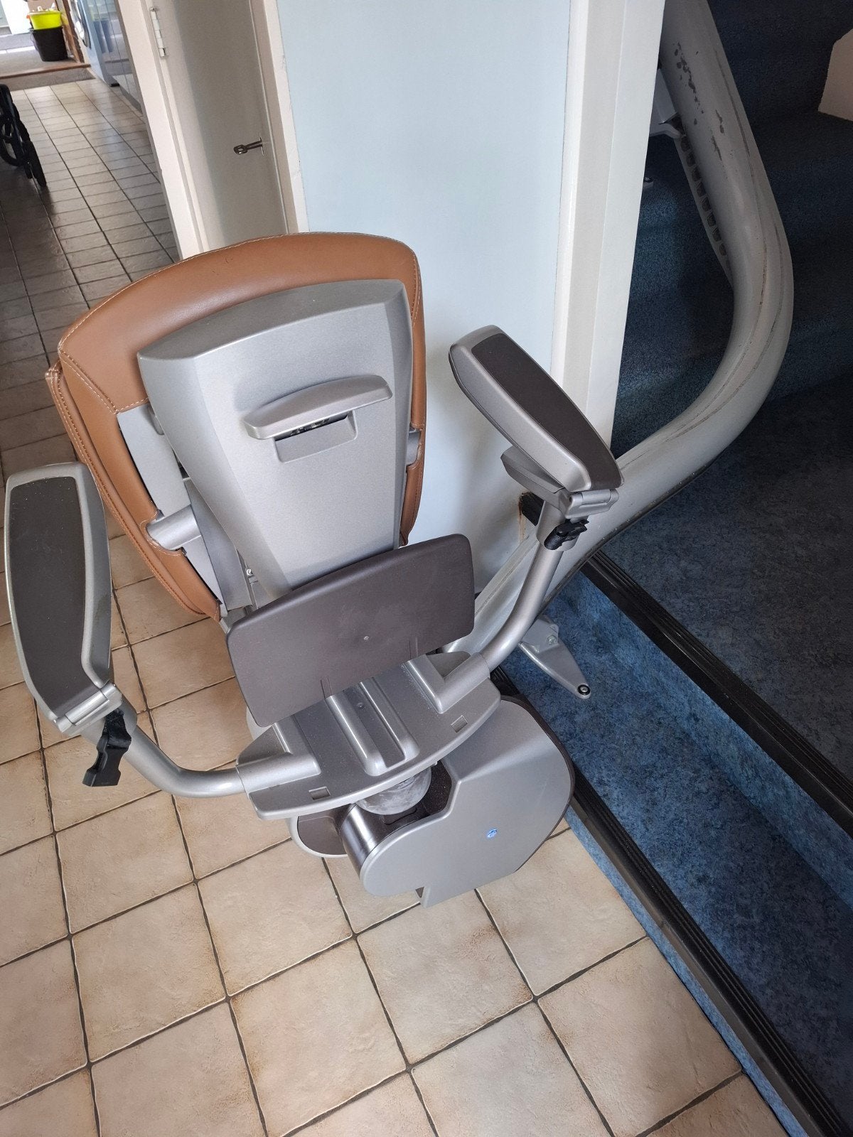 Traplift Thyssen Krupp type: flow2, Ophalen, Gebruikt, Met bocht