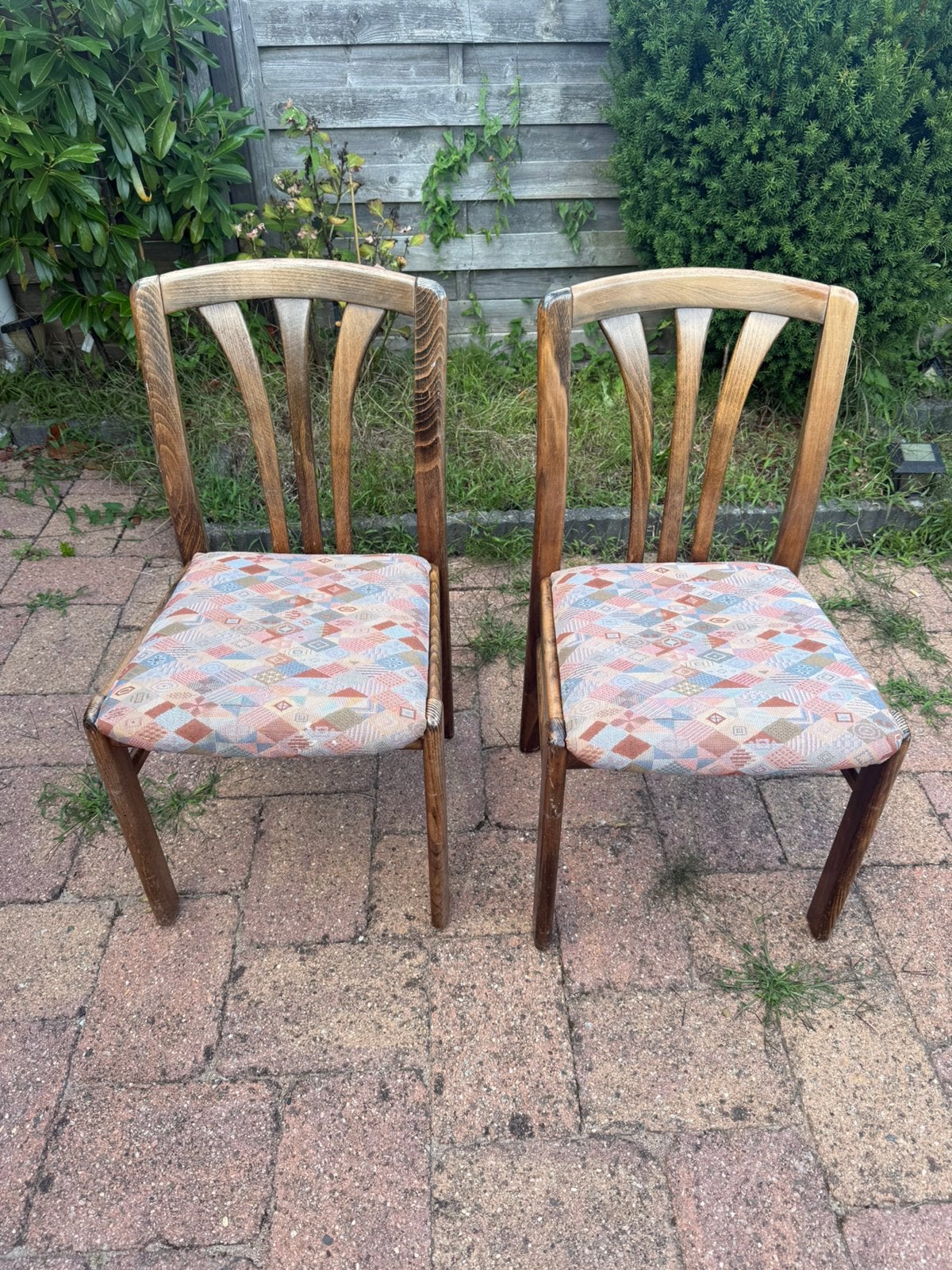 2 stoelen & 1 lamp, Ophalen, Zwart, Twee