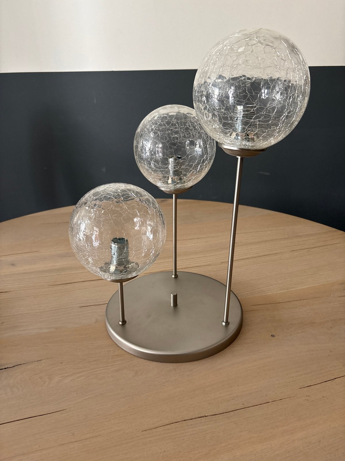 Moderne plafondlamp met 3 glazen bollen, craquelé effect, Metaal, Overige merken, Overige fittingen, Ophalen of Verzenden