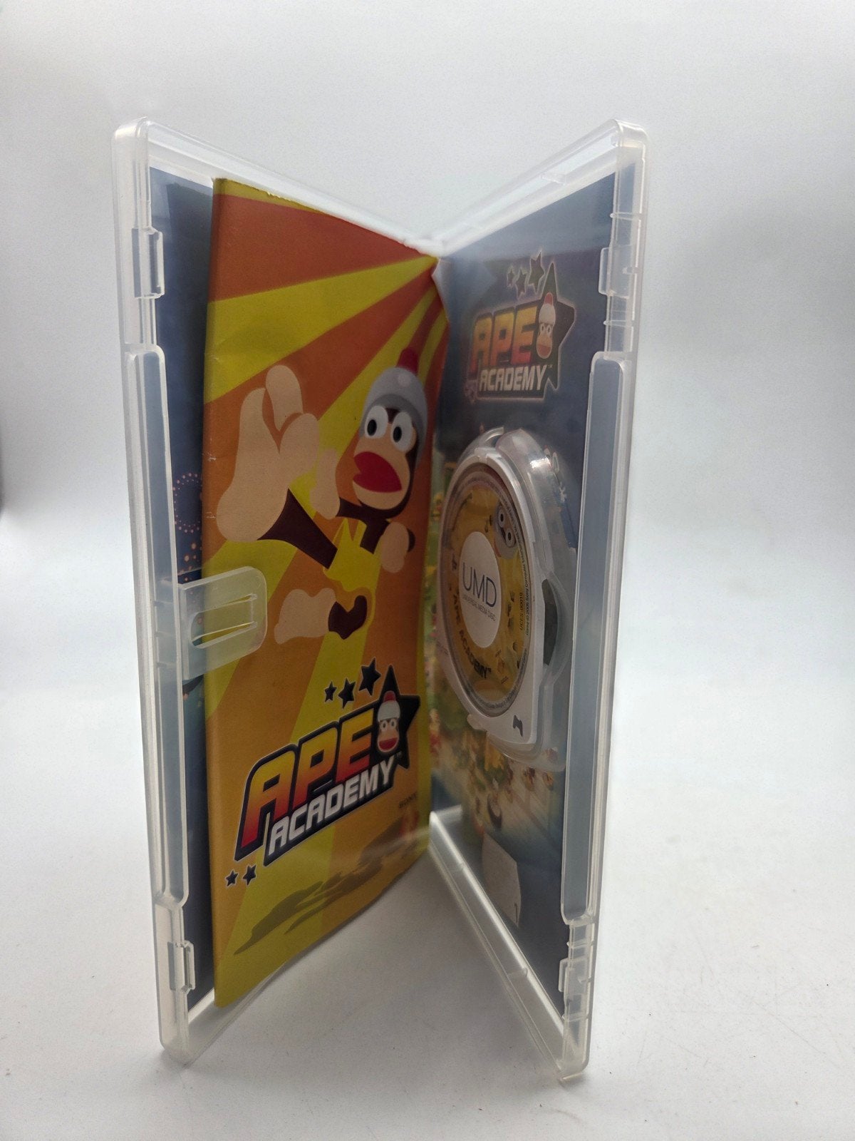 Ape Academy PSP - Leuk en uitdagend partyspel, Gebruikt, 2 spelers, Vanaf 3 jaar, Gekoppelde computers
