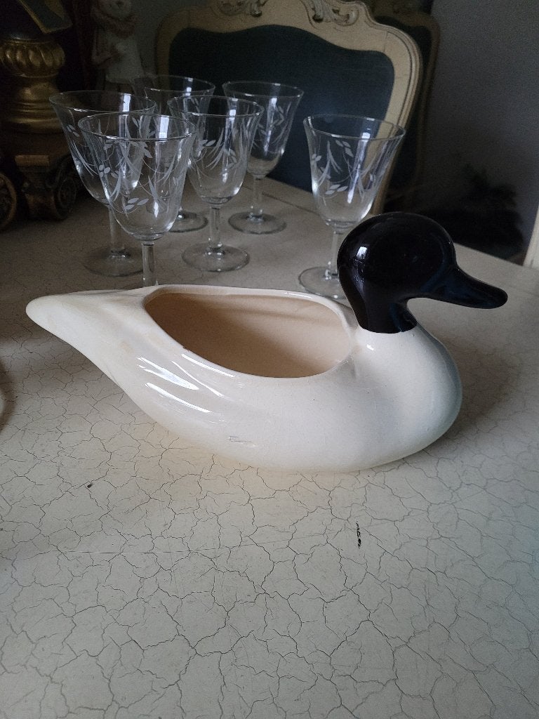 Vintage aardewerk bloempot eend op=opruiming foto 1 t/m 4