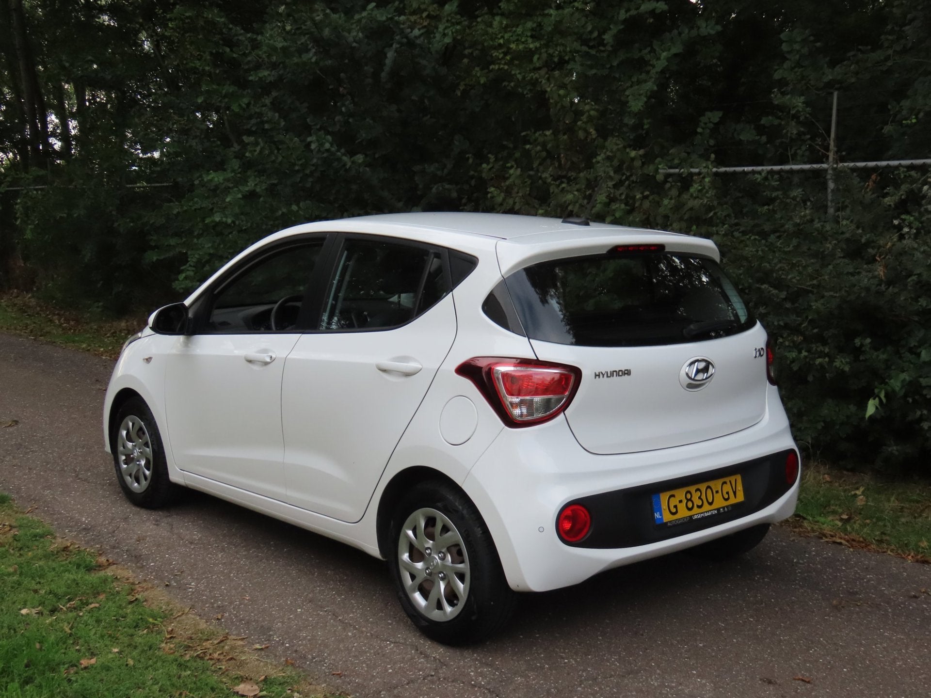 Hyundai I10 1.0i Comfort *1e EIG *NAVI *CARPLAY, Dealer onderhouden, Stof, Gebruikt, 4 stoelen