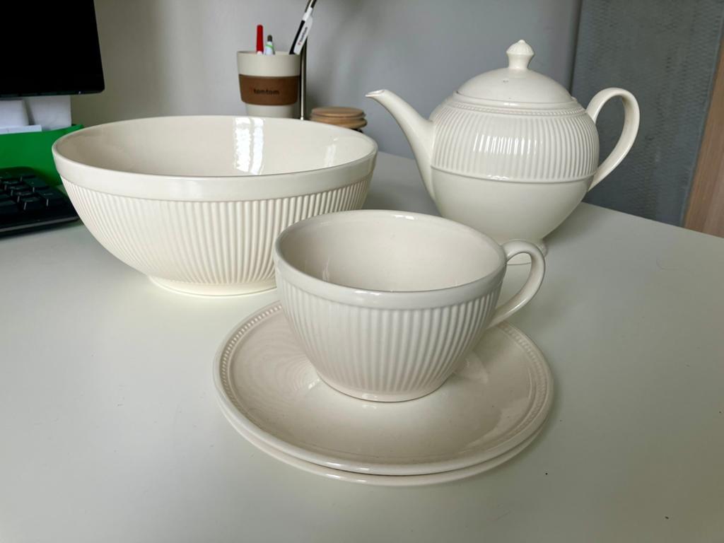 Wedgwood Windsor theepot en soepkom met 2 schotels, Huis en Inrichting, Keuken | Servies, Ophalen, Zo goed als nieuw, Wedgwood
