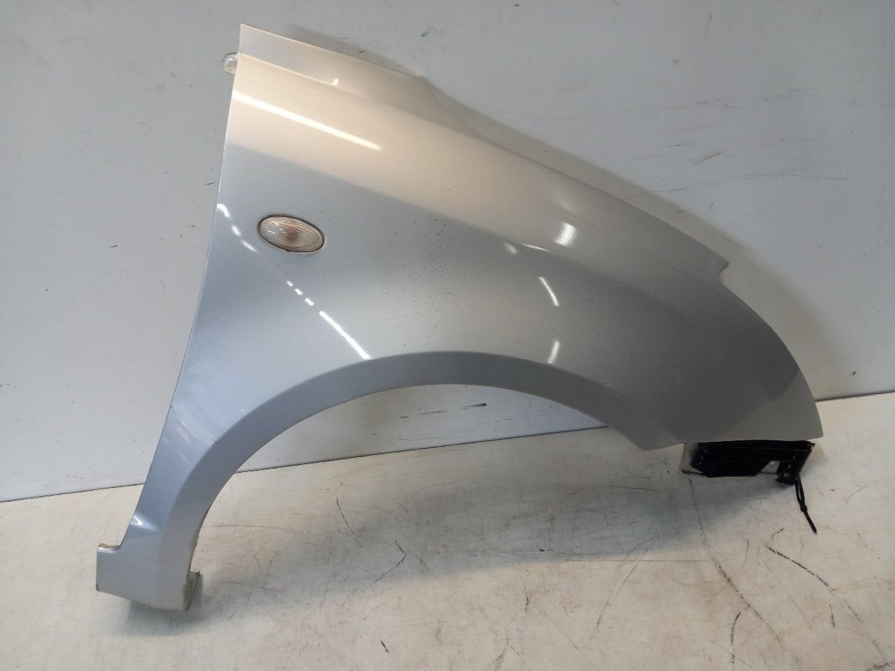 Spatbord rechts voor Suzuki Swift, Auto-onderdelen, Onderdelen@venauto.nl, Van der Ven Autorecycling B.V., Gebruikt, Ettenseweg 76, 4706 PB Roosendaal, The Netherlands