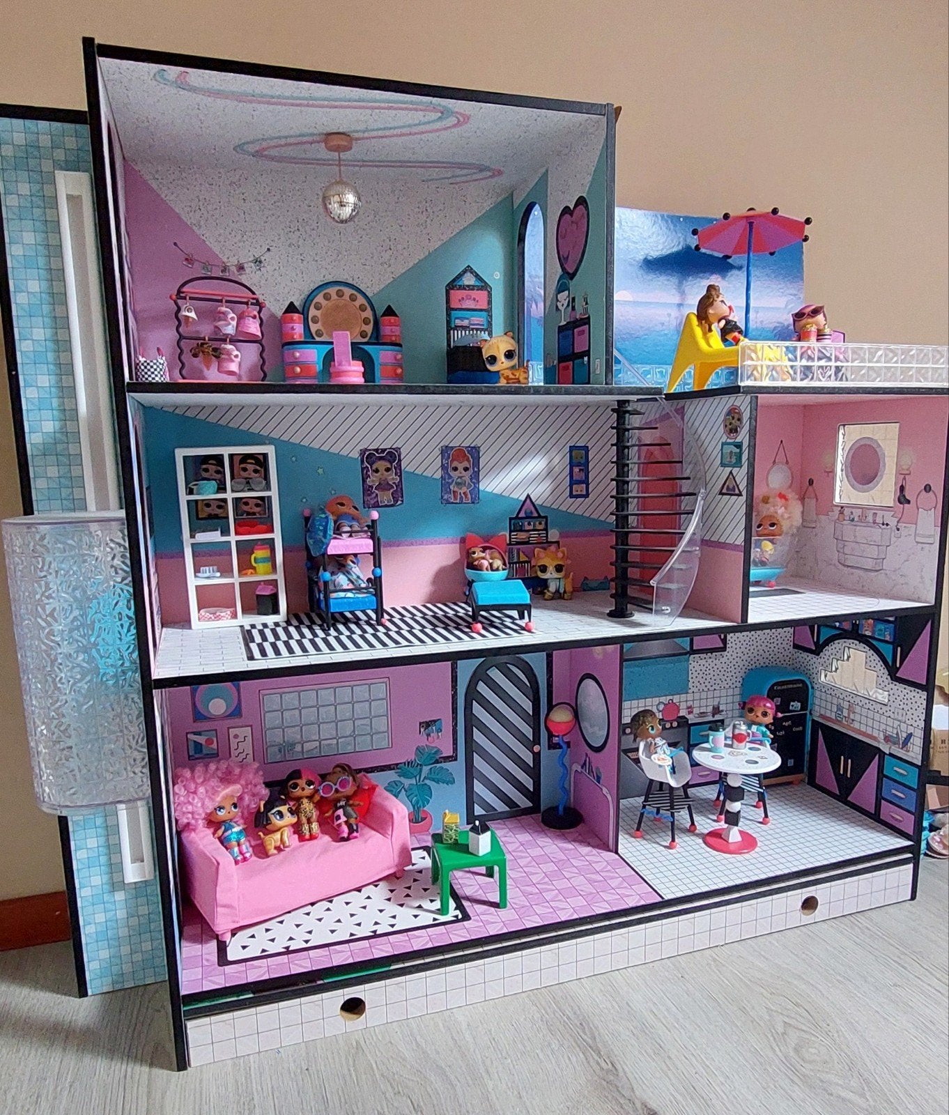 L.O.L. Surprise! OMG Huis met poppen en accessoires, Ophalen