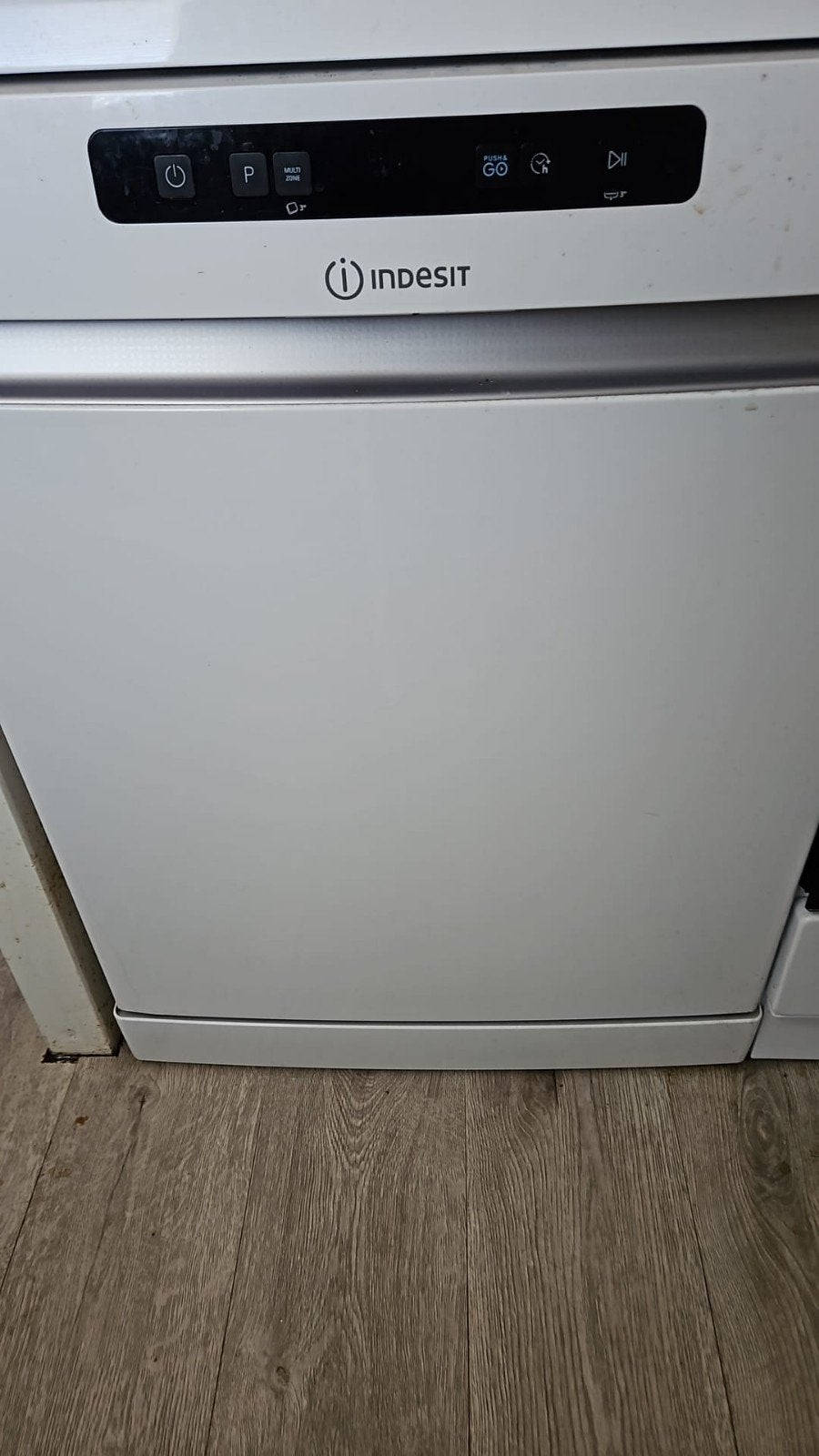 Indesit Vaatwasser, Ophalen, 60 cm of meer, Zo goed als nieuw, 85 tot 90 cm
