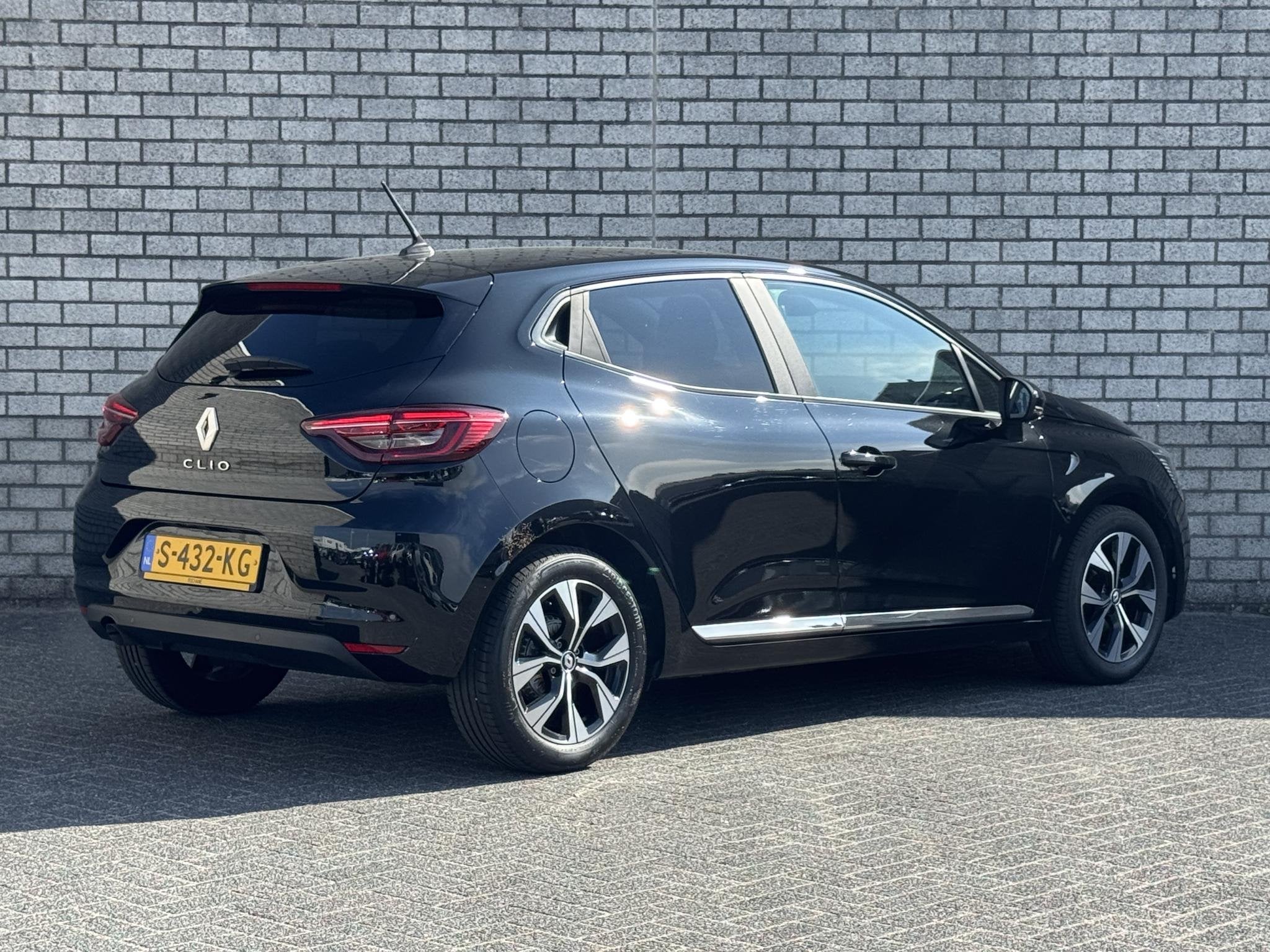 Renault Clio 1.0 TCe 90 Evolution | Apple CarPlay / Android, Auto's, Gebruikt, 580 kg, Met garantie (alle), Origineel Nederlands
