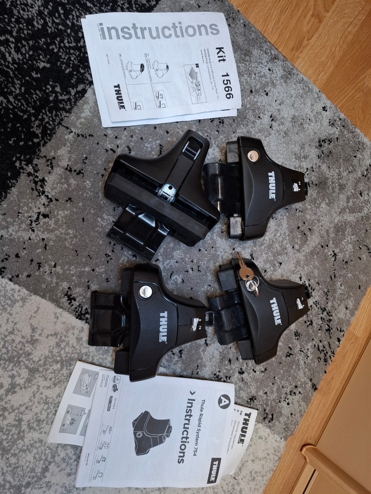 Thule Voetenset 754 + Kit 1566 voor Toyota Prius (2009-2015), Ophalen of Verzenden, Zo goed als nieuw