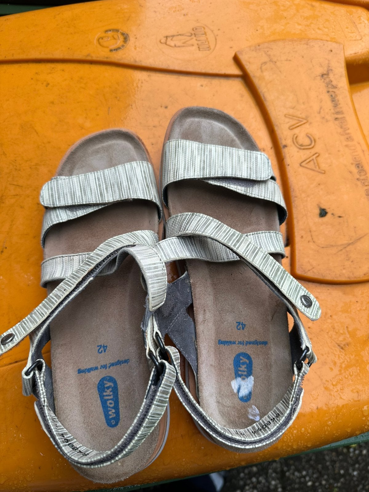 Sandalen maat 42 wolky, Ophalen of Verzenden, Zo goed als nieuw, Beige, Sandalen of Muiltjes