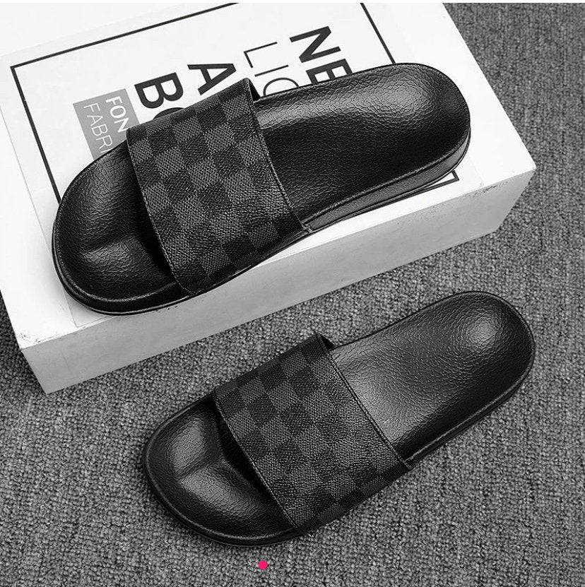 Zwarte slides nieuw in doos, Kleding | Heren, Schoenen, Ophalen of Verzenden, Zo goed als nieuw, Zwart