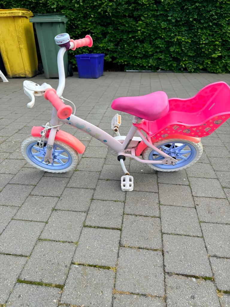 Roze kinderfiets met poppenzitje - Gebruikt, Ophalen of Verzenden, Zo goed als nieuw, Terugtraprem, Minder dan 16 inch