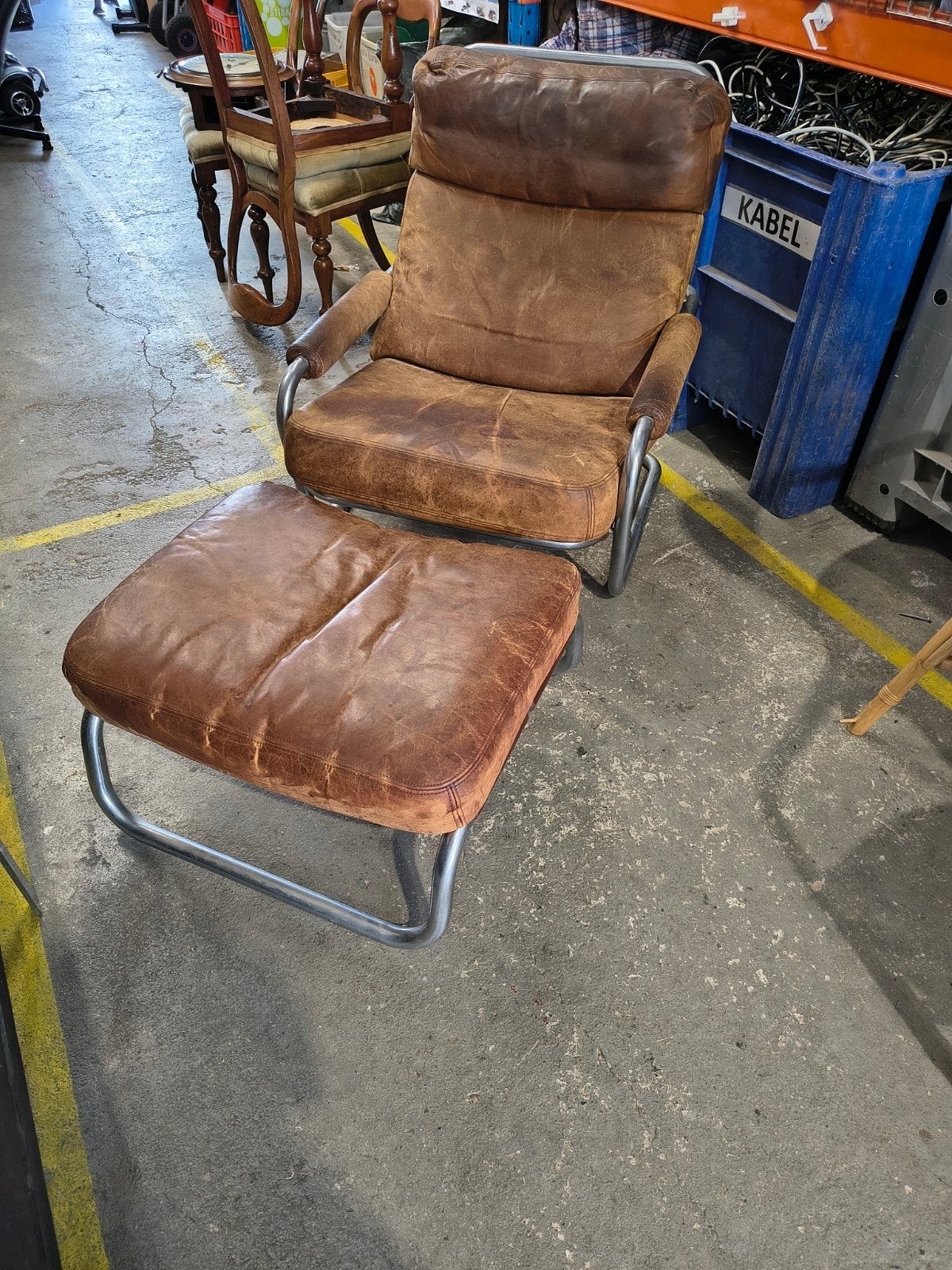 Vintage Gelderland Oberman fauteuil model 601 met voetenkruk, Ophalen, Gebruikt, Bruin, .