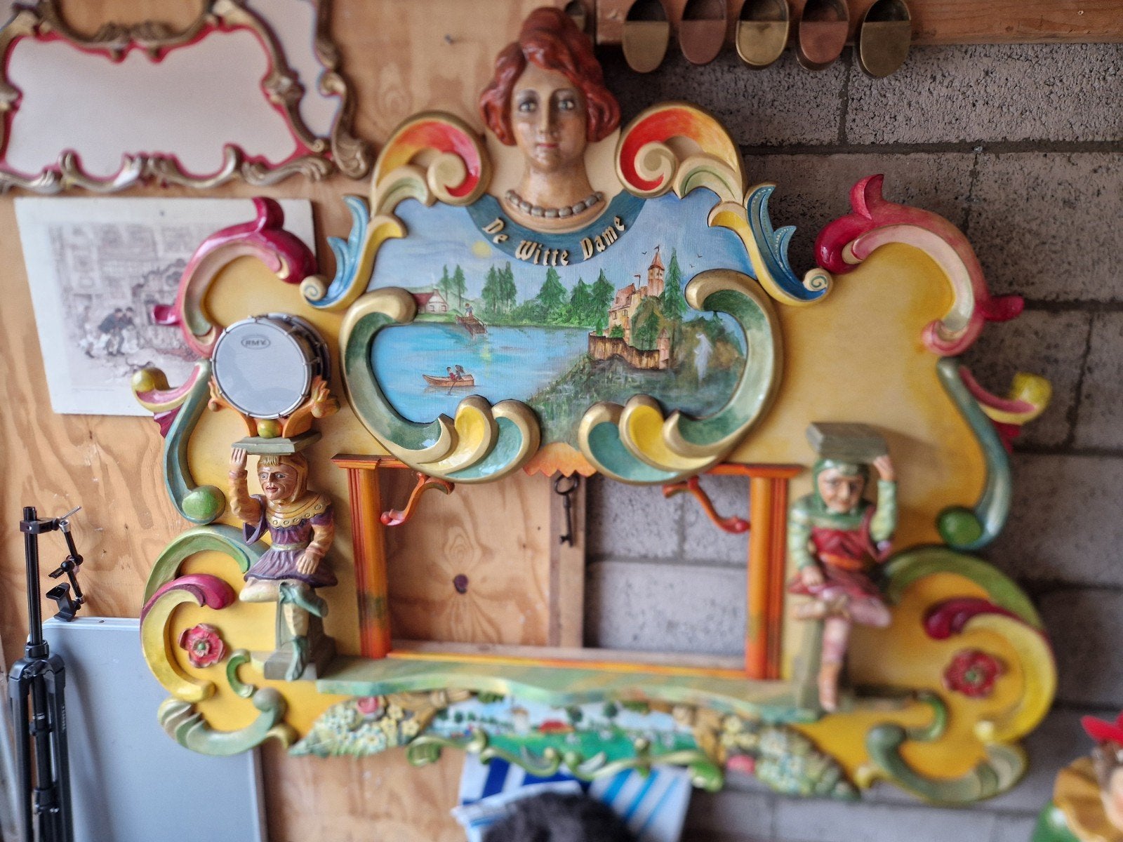 Draaiorgel front, Ophalen