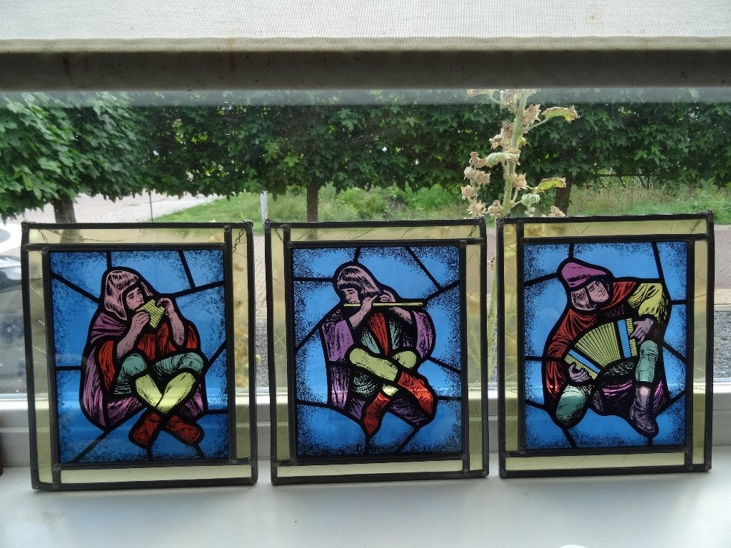 3x Oude glas in lood raamhanger met instrumenten, Ophalen
