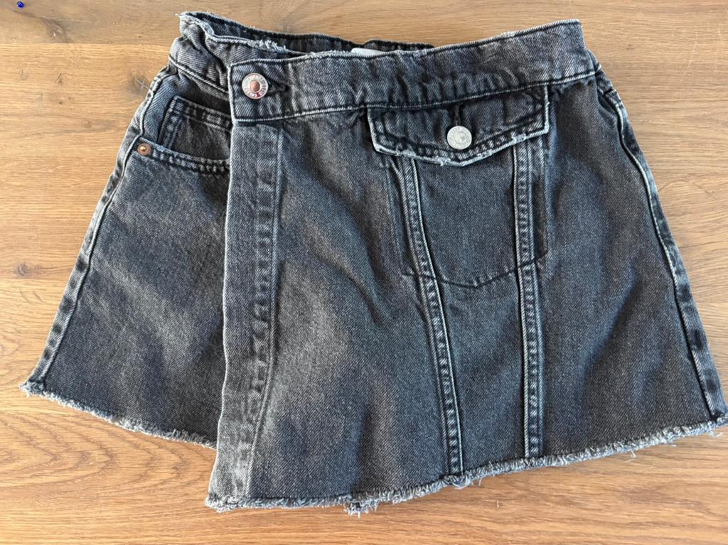 Skort zwart spijkerstof maat 140 Zara, Ophalen of Verzenden, Gebruikt, Meisje, Jurk of Rok