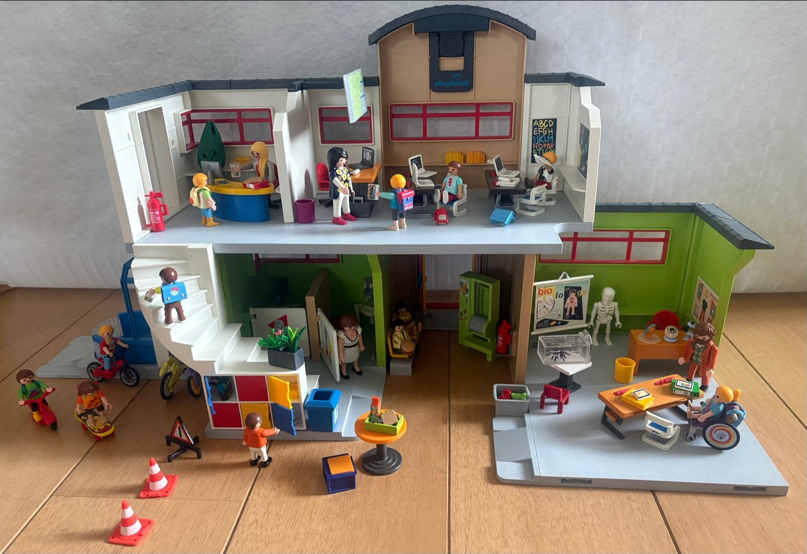 Playmobil City Life School (9453) met extra's, Gebouw, Complete set, Ophalen of Verzenden, Zo goed als nieuw