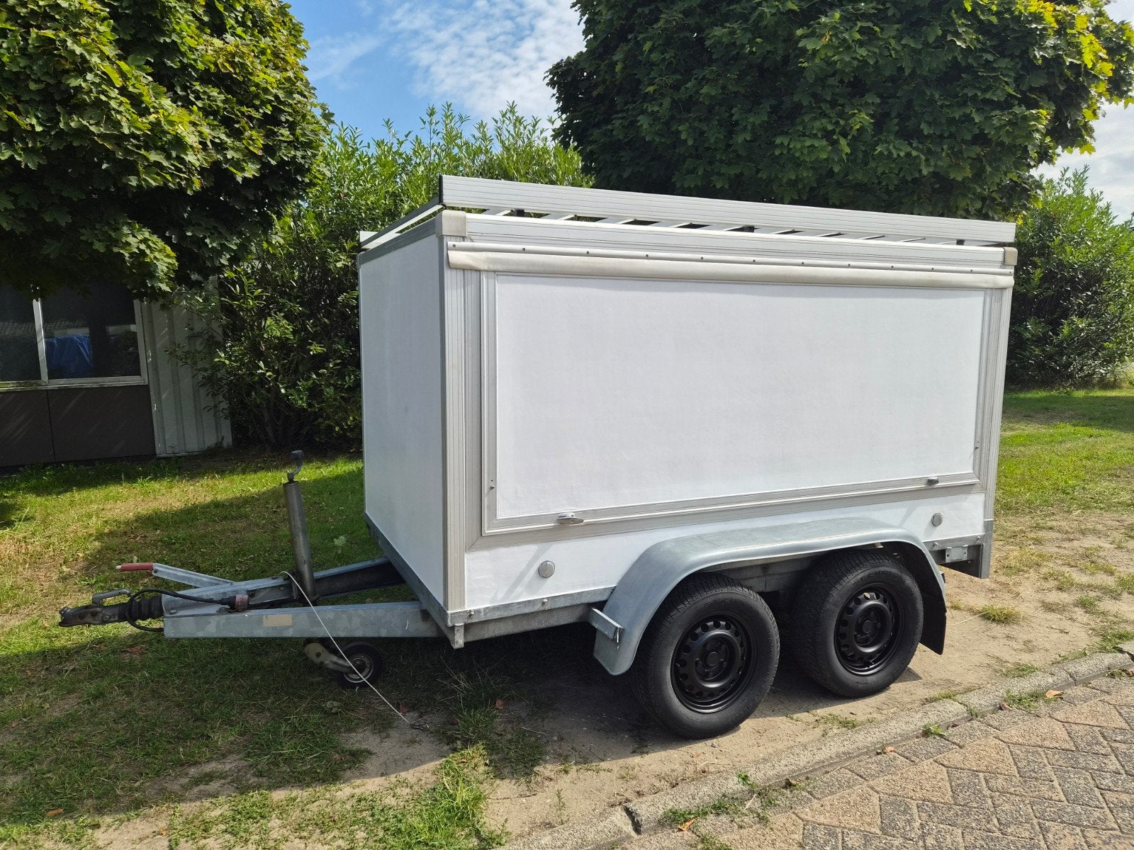 Gesloten aanhanger met ingebouwde compressor, Auto diversen, Aanhangers en Bagagewagens, Ophalen
