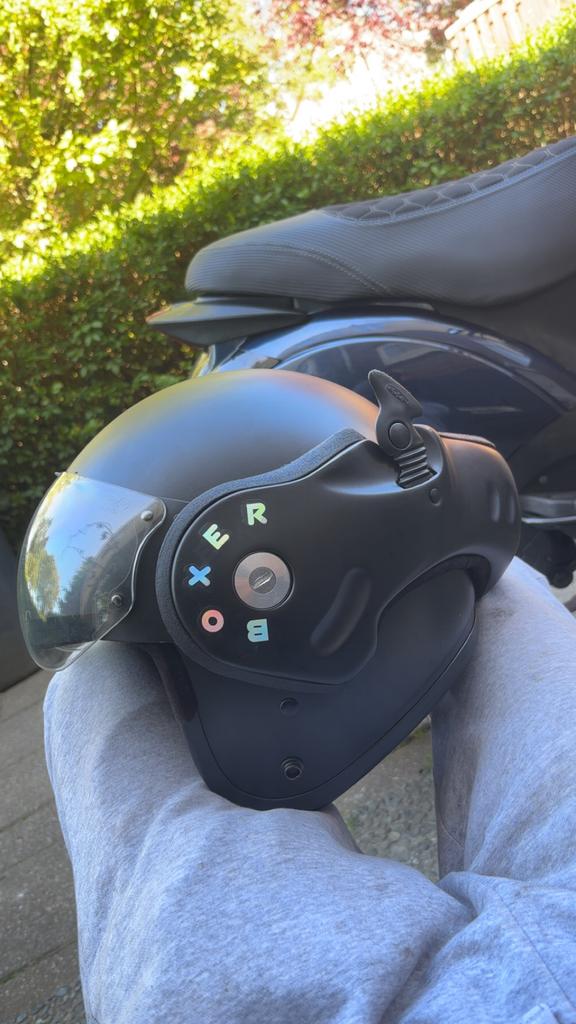 Boxer helm met holographic stickers maat s MOET WEG!, Overige merken, S, Tweedehands, Overige typen