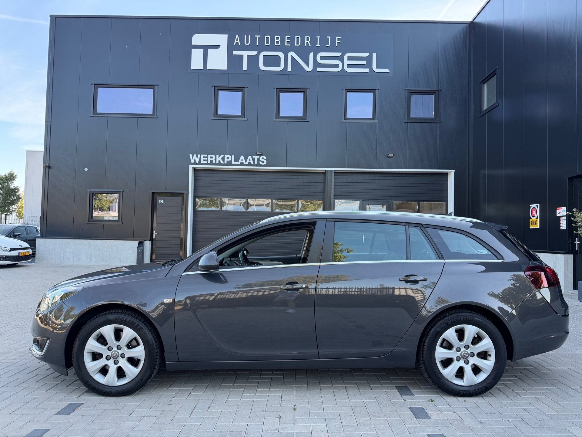 Opel Insignia Sports Tourer 1.6 T Edition / Trekhaak / Camer, Voorwielaandrijving, Gebruikt, 4 cilinders, Origineel Nederlands