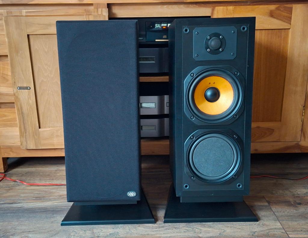 VERKOCHT.....BNS Quintet vintage luidsprekers uit 1987, Ophalen, Front, Rear of Stereo speakers, Overige merken