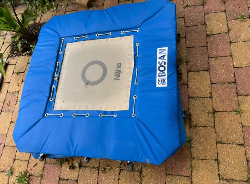 2 Bosan trampolines, Ophalen of Verzenden, Gebruikt, Blauw, Materiaal