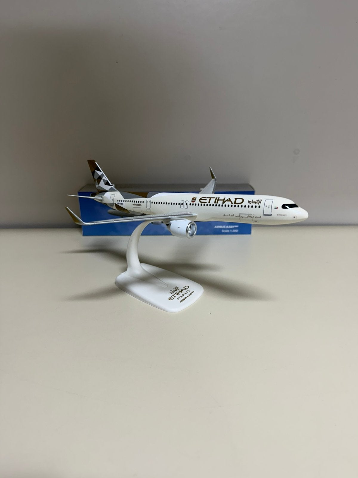 NIEUW! 1:200 schaalmodel Etihad Airways Airbus a321neo, Ophalen of Verzenden, Nieuw, Schaalmodel