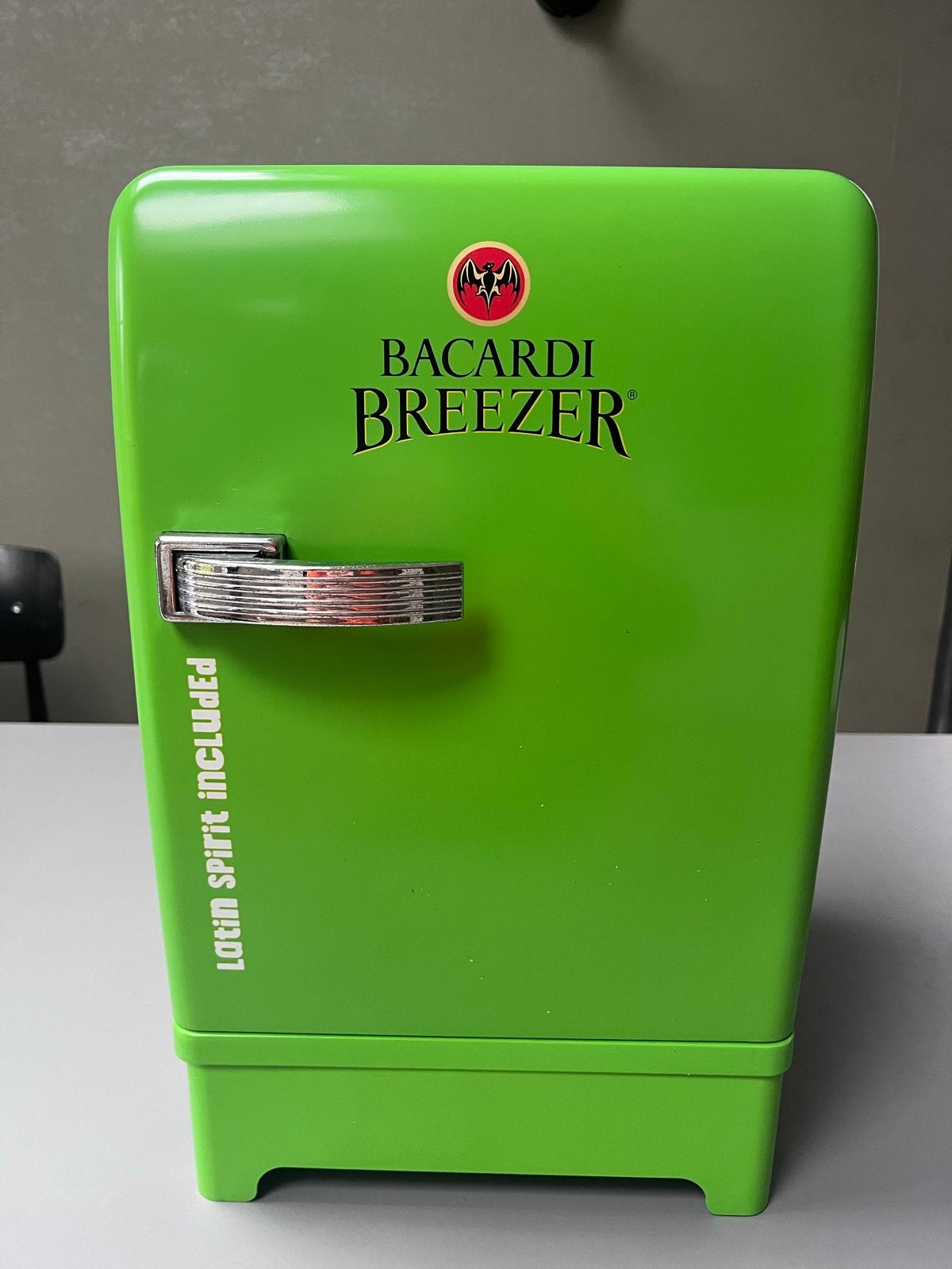 Bacardi Breezer Mini Koelkast - Groen (Traxon RF-1010), Ophalen, Zonder vriesvak, Minder dan 45 cm, Minder dan 85 cm