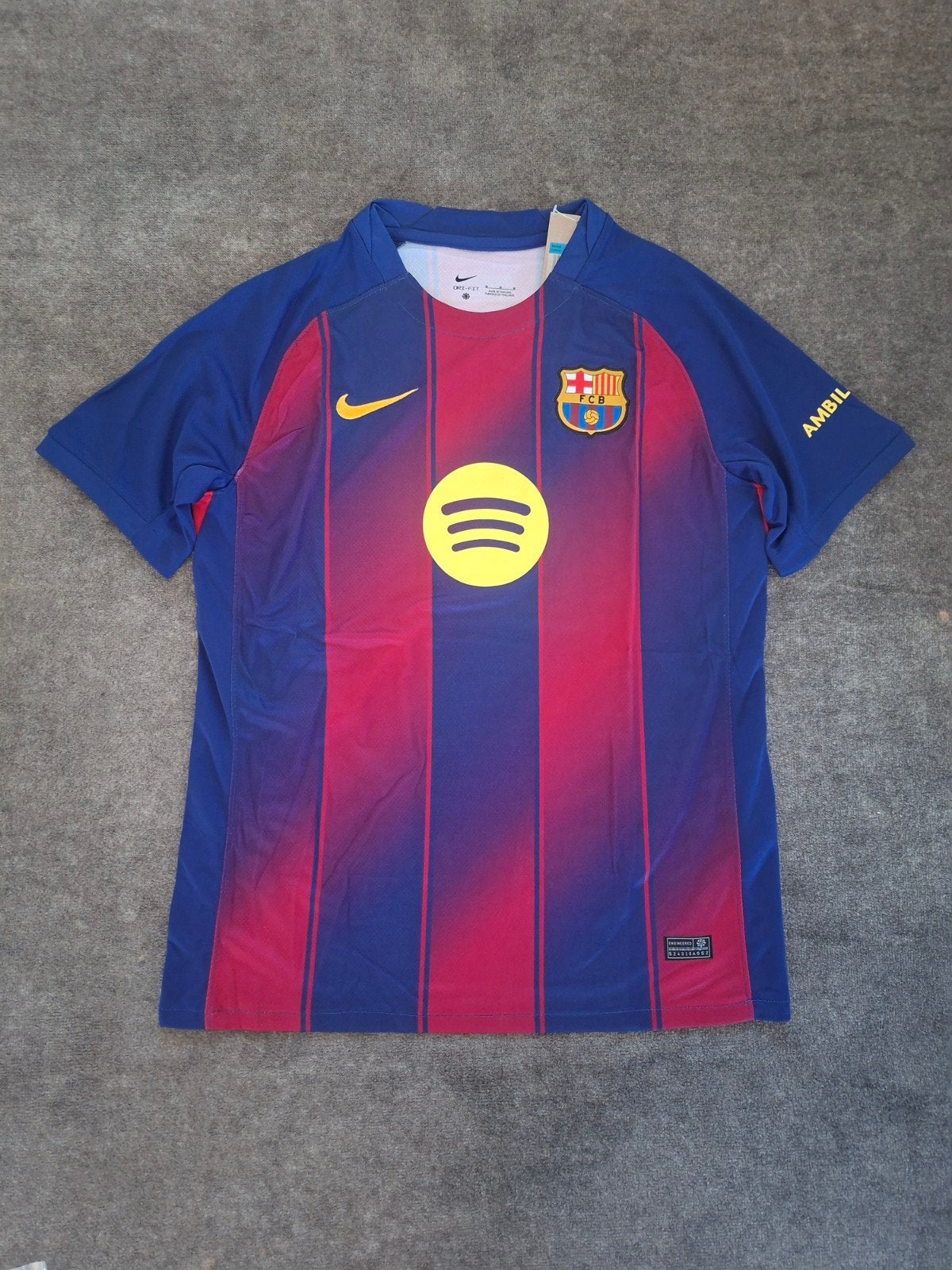 FC Barcelona Thuisshirt 2025/26 - Maat M - Nieuw met kaartje, Kleding | Heren, Nike, Nieuw, Ophalen of Verzenden, Maat 48/50 (M)