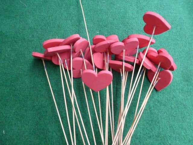 NIEUW 25 rode HARTJES op stok hartje 7 cm voor de lieve Juf, Ophalen of Verzenden, Nieuw, Knutselwerk