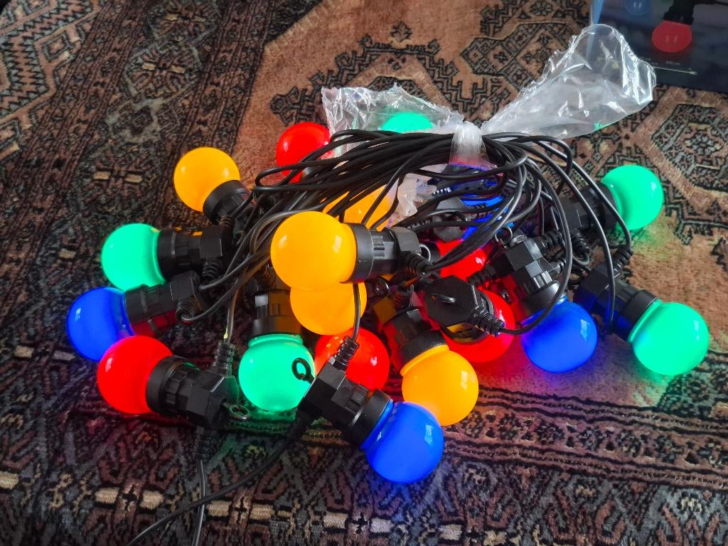 20 LED GEKLEURDE FEEST VERLICHTING MET OPHANG BEUGELTJES, Ophalen, Gebruikt, Overige