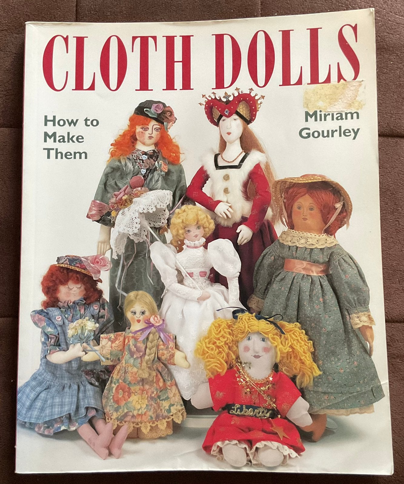 Boek Cloth Dolls, Ophalen of Verzenden, Gelezen, Poppen maken