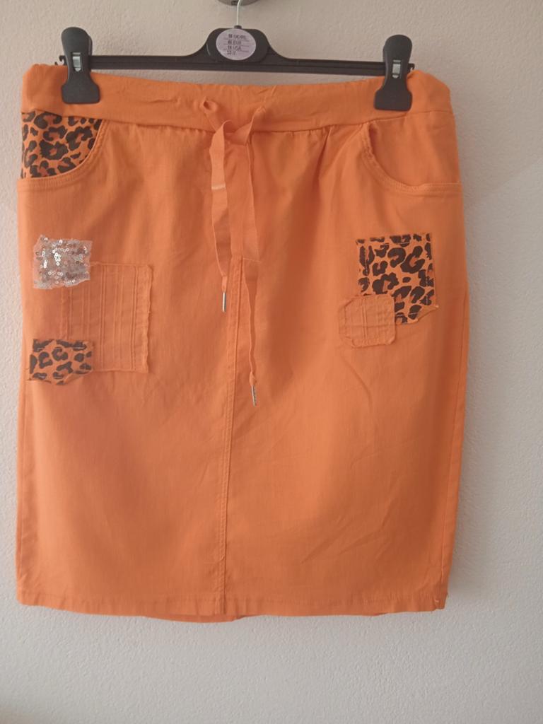 Zomer rokje nieuw 40/42 elastische tailleband 6,00, Kleding | Dames, Rokken, Maat 42/44 (L), Nieuw, Oranje, Ophalen of Verzenden