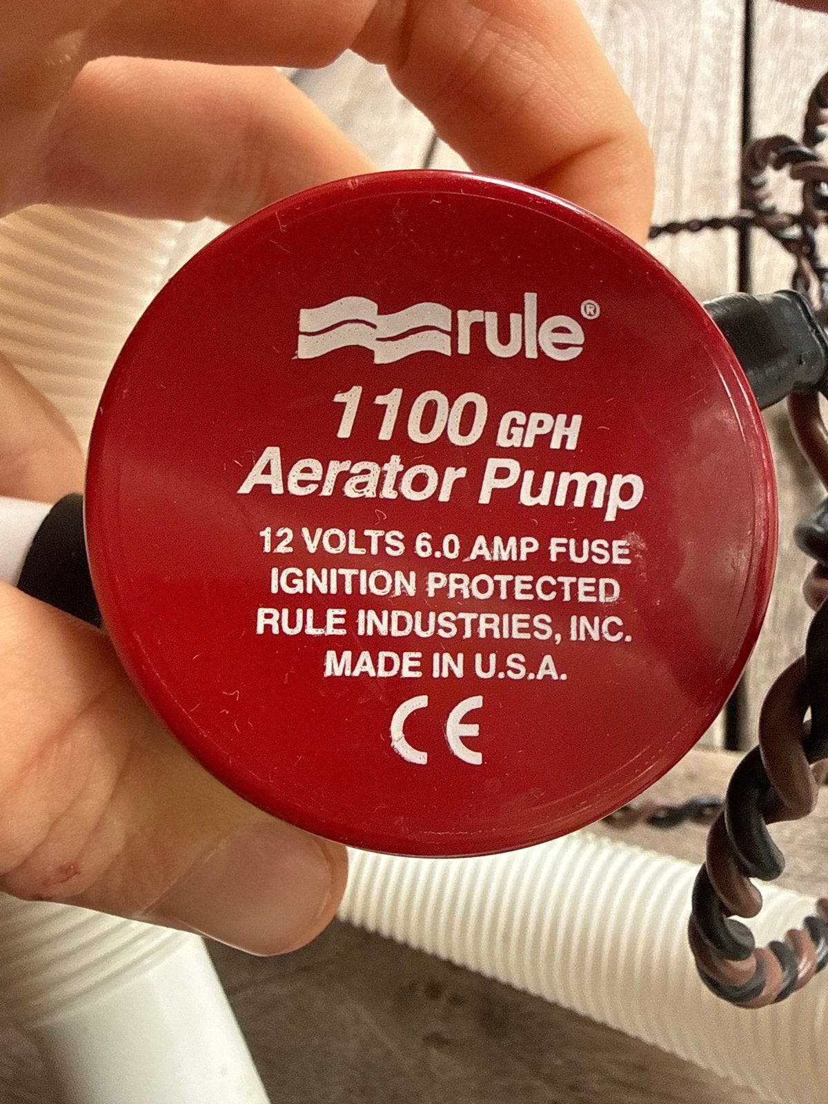 Rule 1100 GPH Aerator Pomp met slang, Ophalen of Verzenden, Zo goed als nieuw, Motor en Techniek