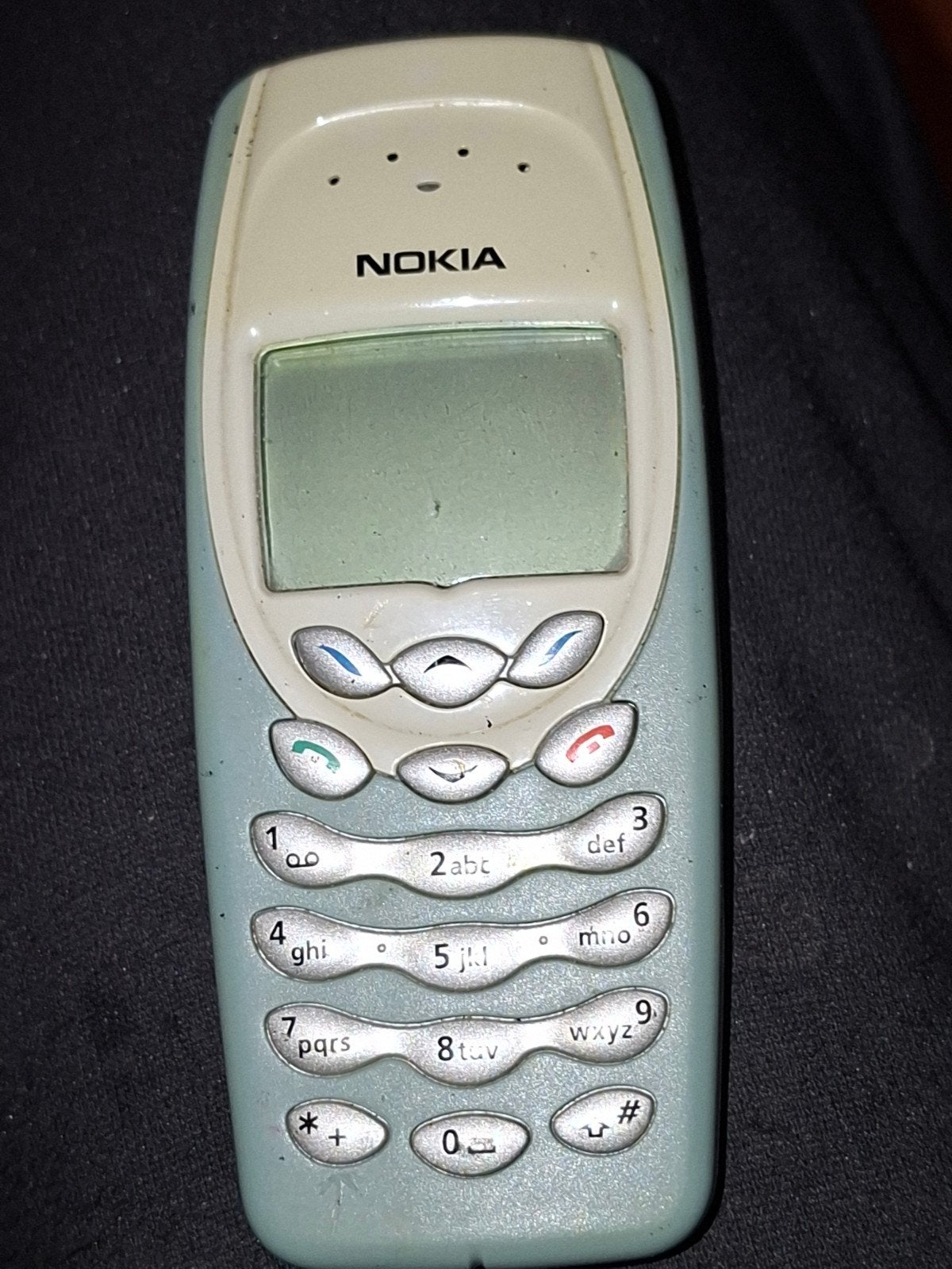 Nokia 3310 in hoesje met nieuwe batterij, Gebruikt, Blauw, Geen camera, Fysiek toetsenbord