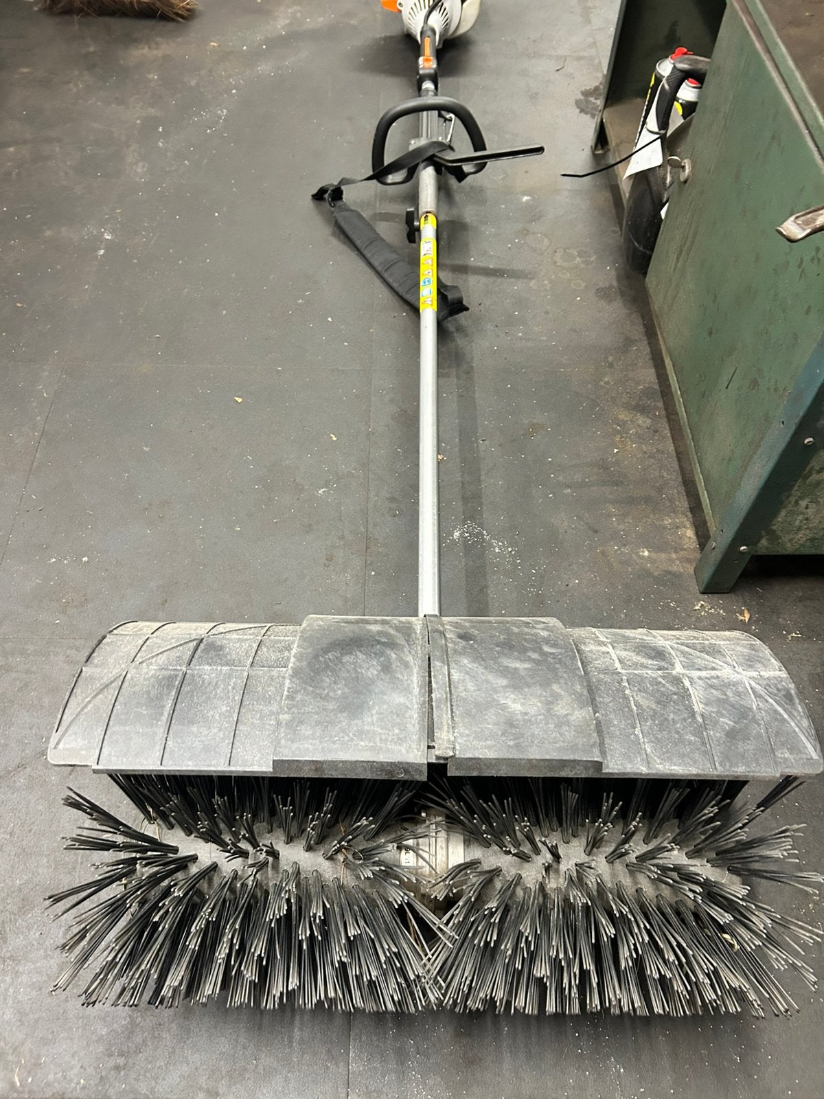 Stihl veegmachine bosmaaier heggenschaar kantensnijder, Ophalen, Zo goed als nieuw, 10 tot 30 cm, Benzine
