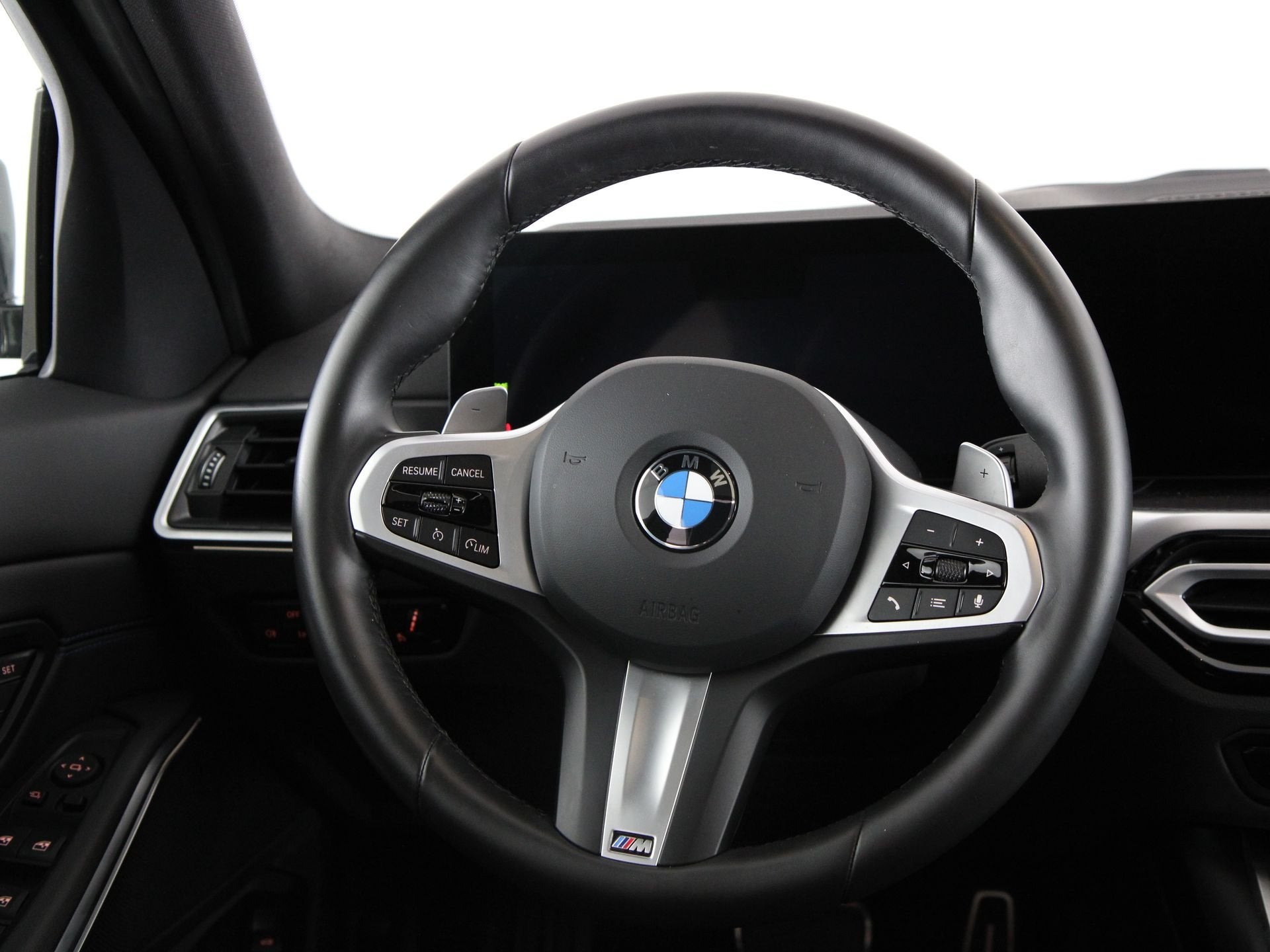 BMW 3 Serie 318i M-Sport (bj 2024, automaat), Auto's, Automaat, Achterwielaandrijving, Gebruikt, Met garantie (alle)