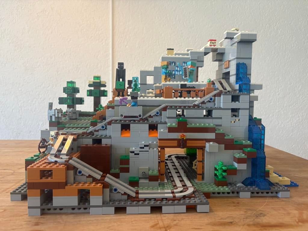 Lego minecraft mountaincave 21137, Ophalen of Verzenden, Zo goed als nieuw