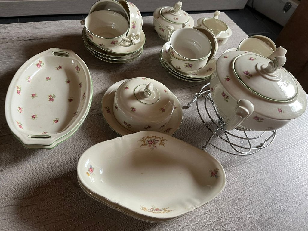 16 delig Theeservies van St Victoria, Antiek en Kunst, Antiek | Servies compleet, Ophalen of Verzenden
