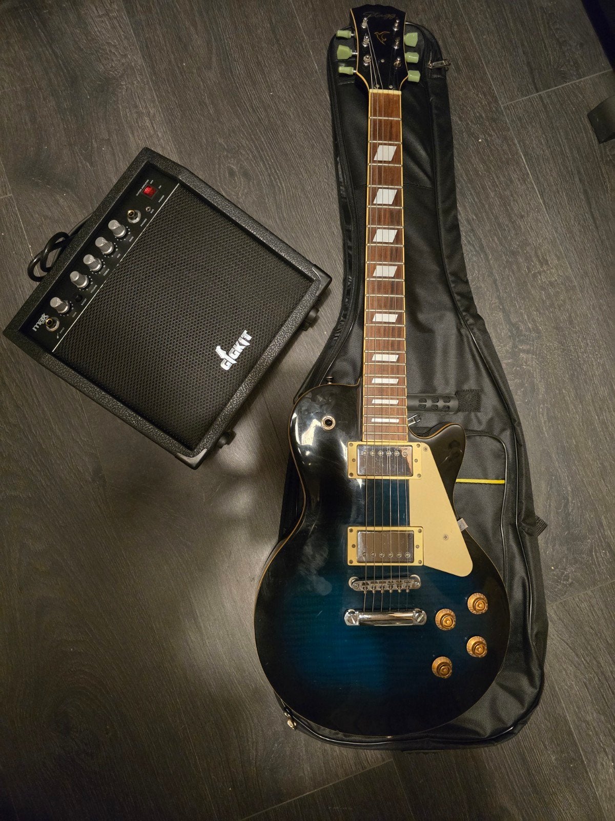 Stagg elektrische gitaar met versterker en hoes, Muziek en Instrumenten, Gebruikt, Met versterker, Solid body, Ophalen