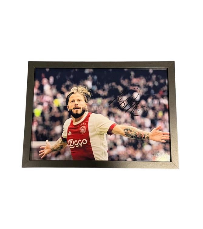 Lasse Schöne AFC Ajax ingelijste gesigneerde  Actie Foto, Soccersignings.nl, Overige typen, Nieuw, Ophalen of Verzenden