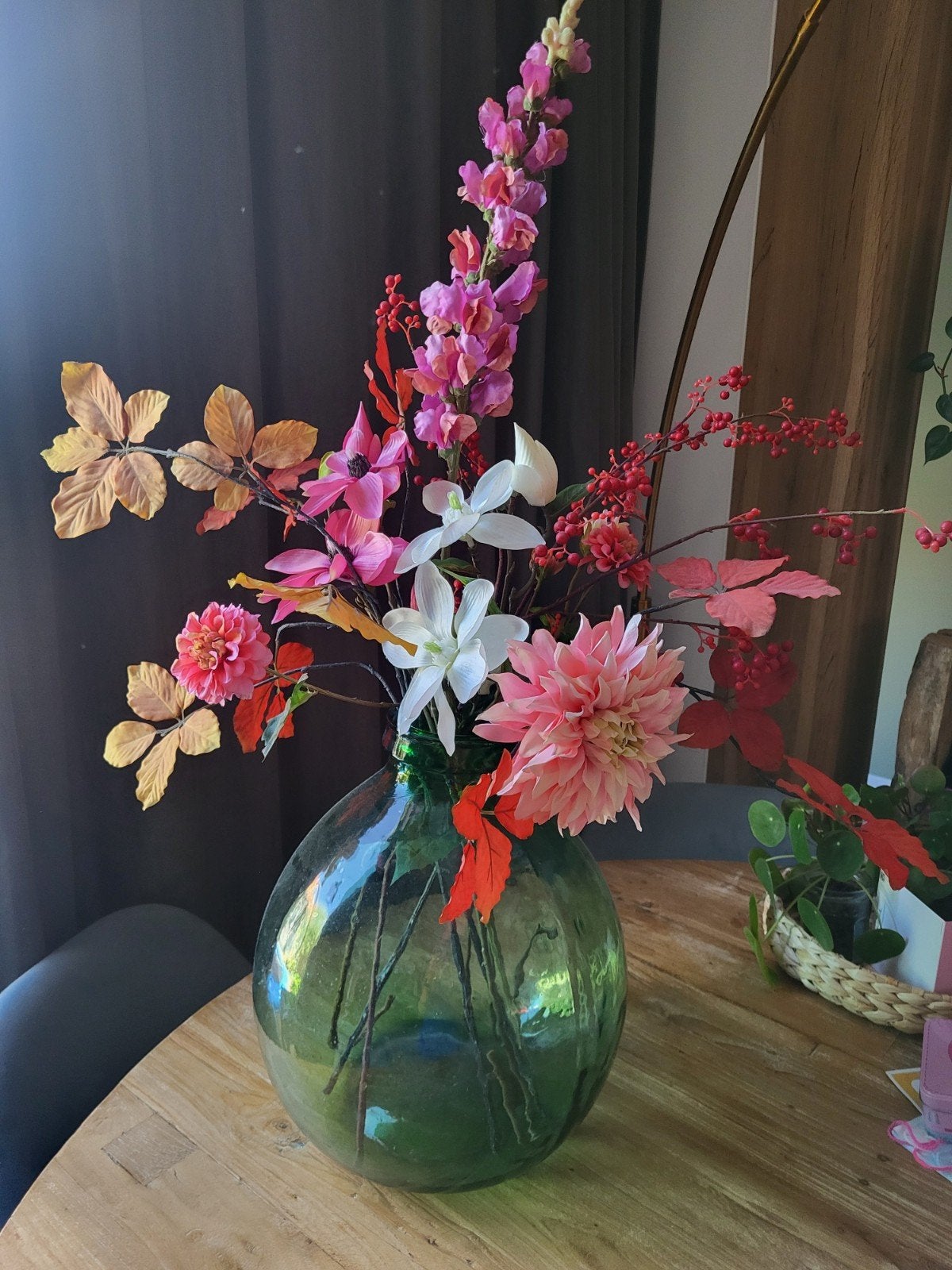 Prachtige bolvaas met zijden herfstboeket, Ophalen, Zo goed als nieuw