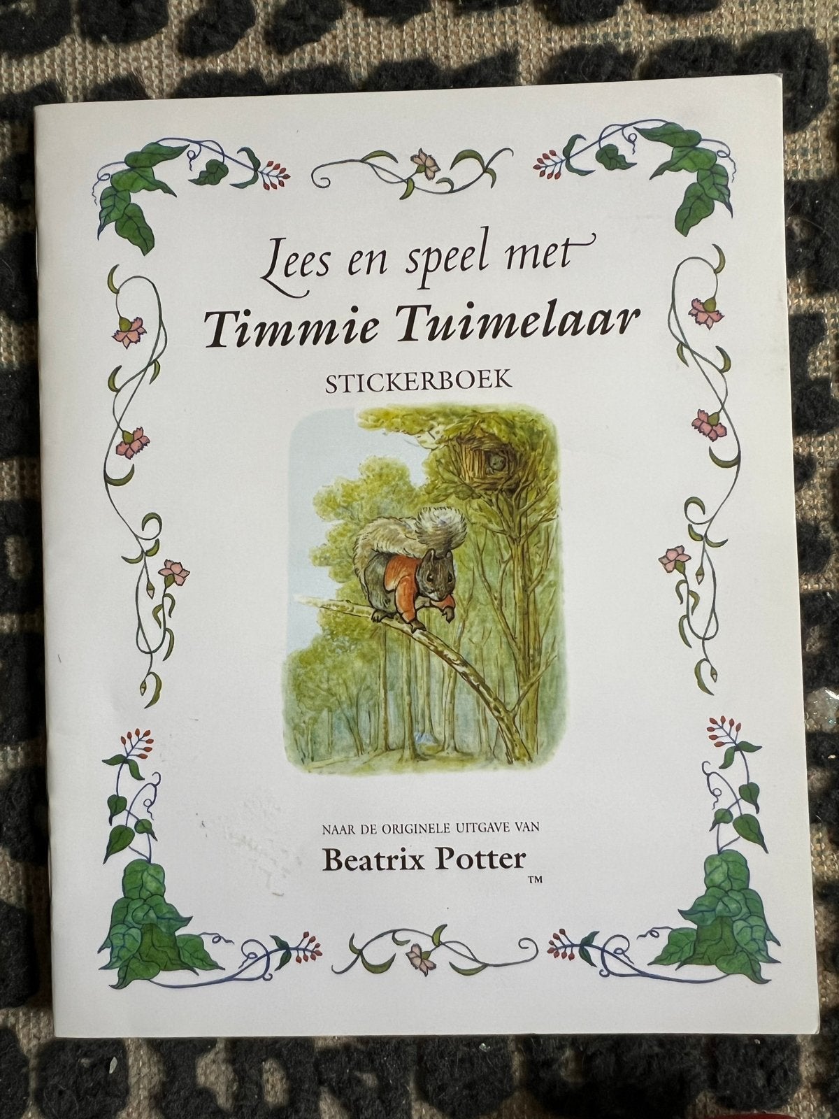 Lees en speel met Timmie Tuimelaar & Eekhoorn Hakketak stick, Ophalen of Verzenden, Zo goed als nieuw, Sprookjes