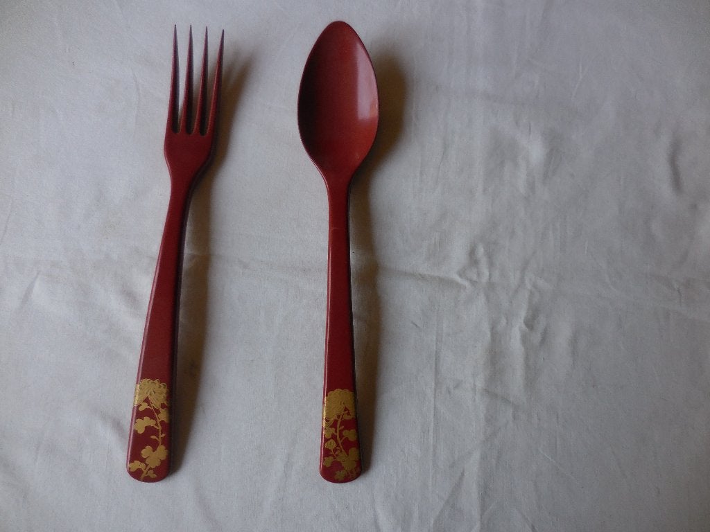 Salade bestek, rood met goudkleurig bloemmotief, Ophalen, Nieuw, Kunststof, Los bestek
